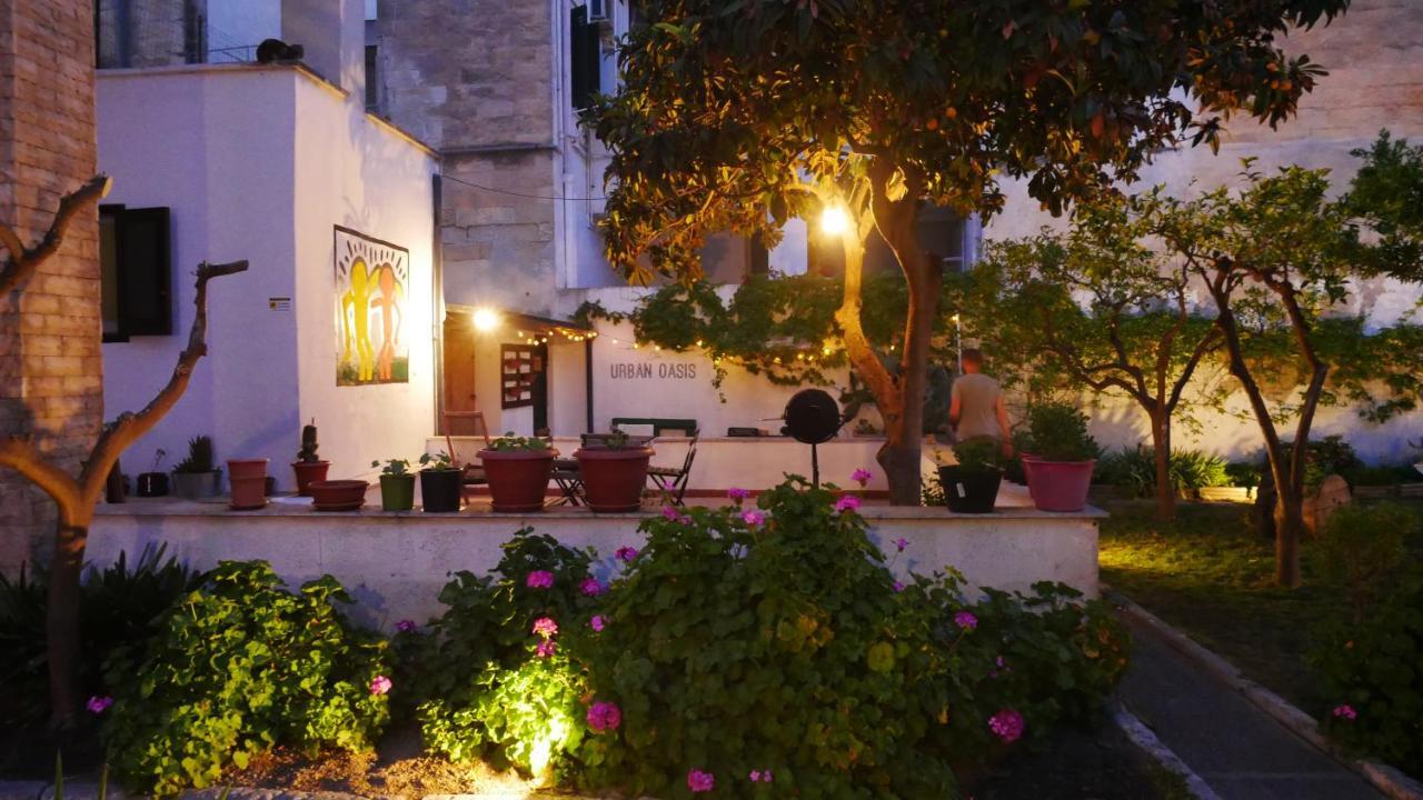 Urban Oasis Hostel Lecce Bagian luar foto